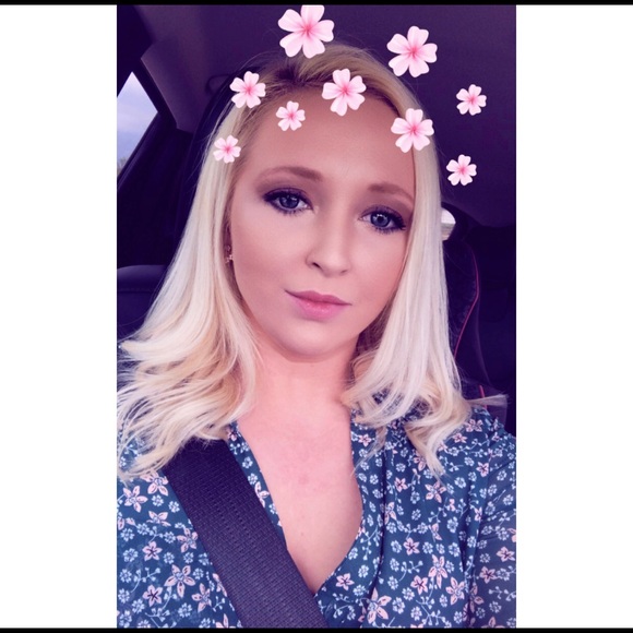 Meet your Posher, Laura - Picture 5 of 6